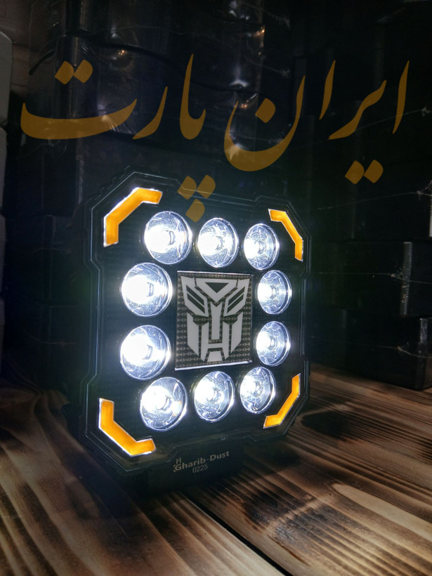 چراغ پروژکتور مربعی ۱۰ لنز و چشمک زن استوپی طرح ربات(بسته ۱ عددی)